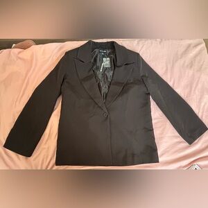 NWT Pretty Little Thing Women's Black Oversized Drapey Button Detail Blazer